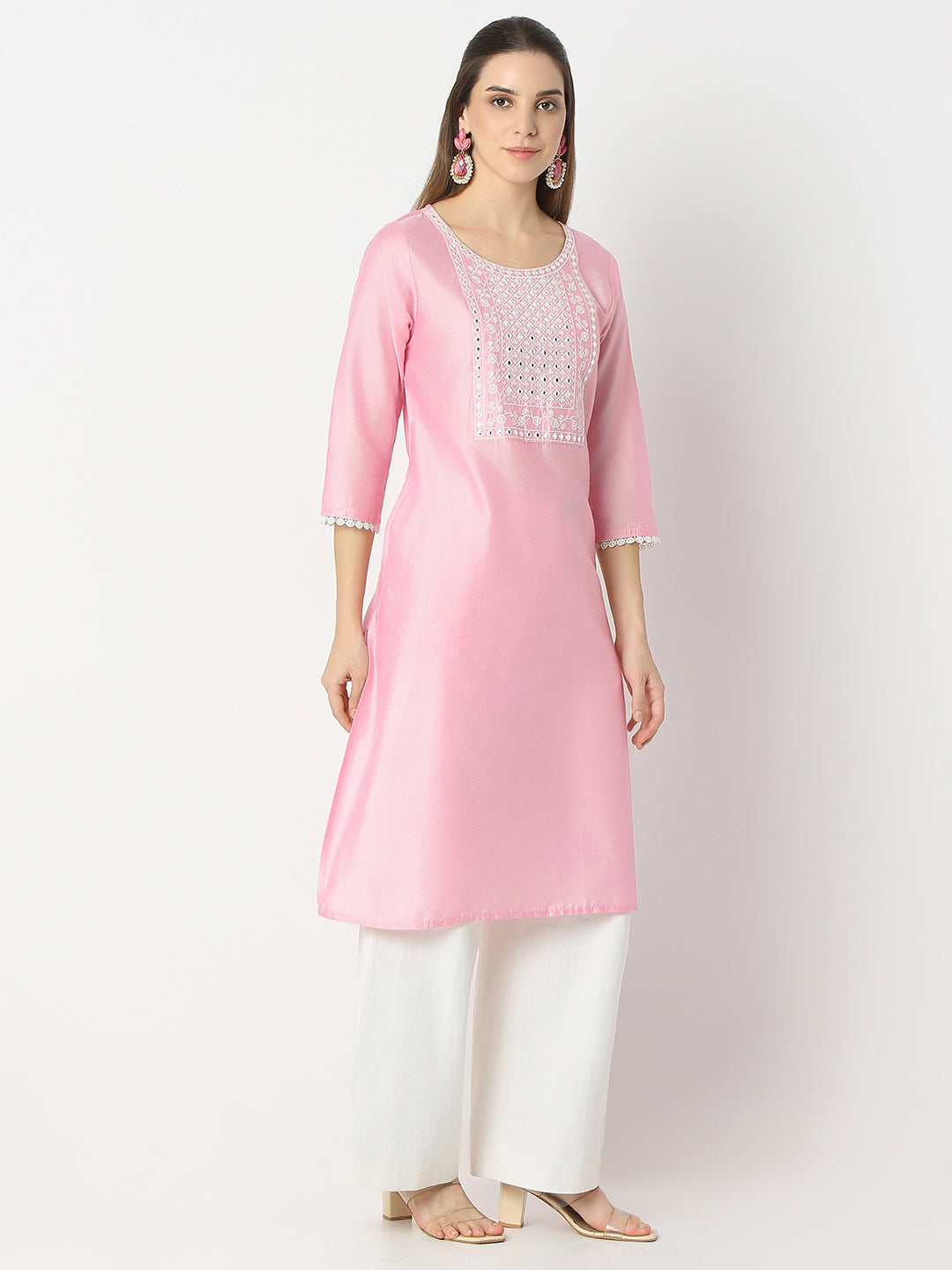 Regular Fit Embroidered Round Neck Kurta