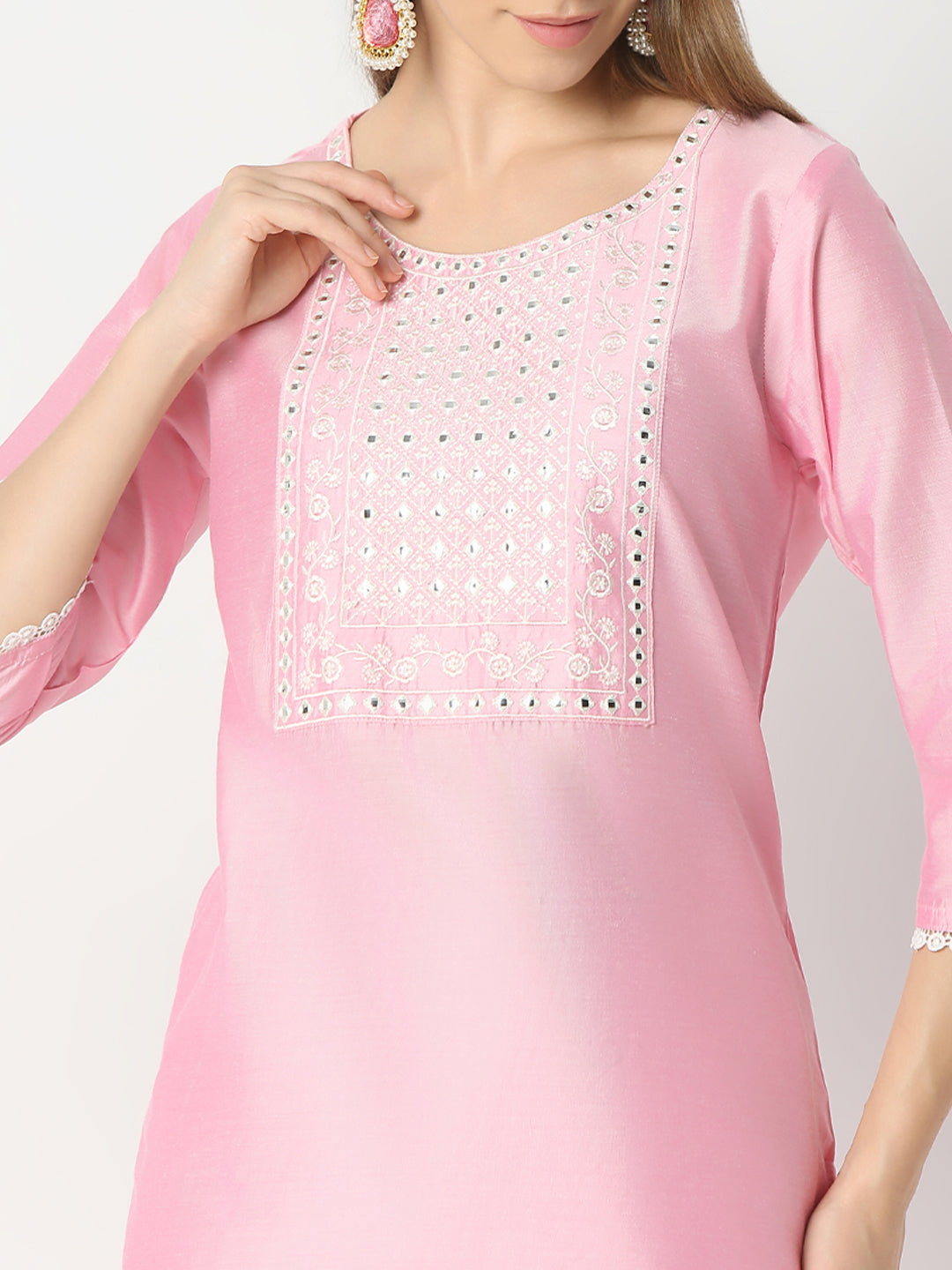 Regular Fit Embroidered Round Neck Kurta