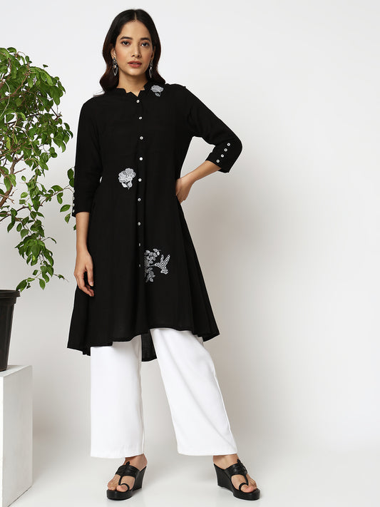 Women Wearing Comfort Fit Embroidered Kurta