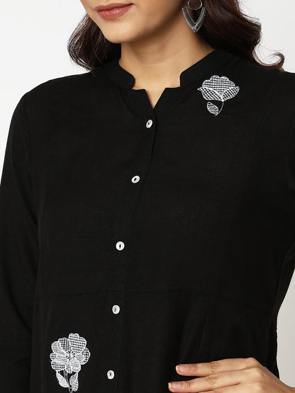 Women Wearing Comfort Fit Embroidered Kurta