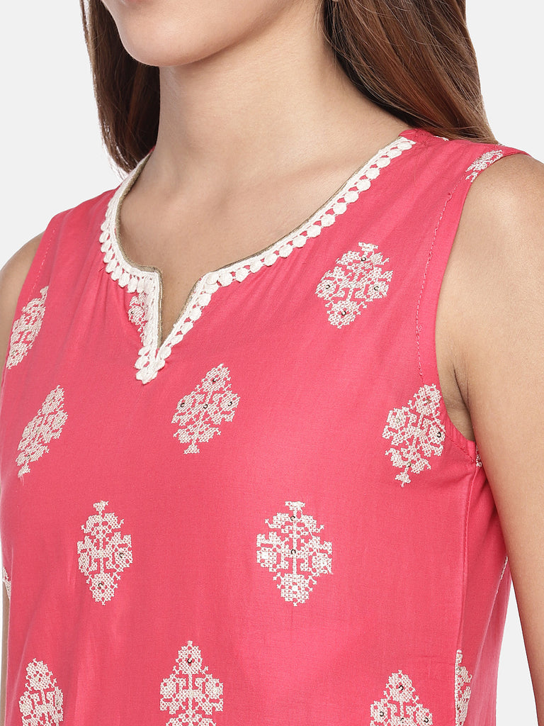 Women Regular Sleeveless Fuchsia Skd