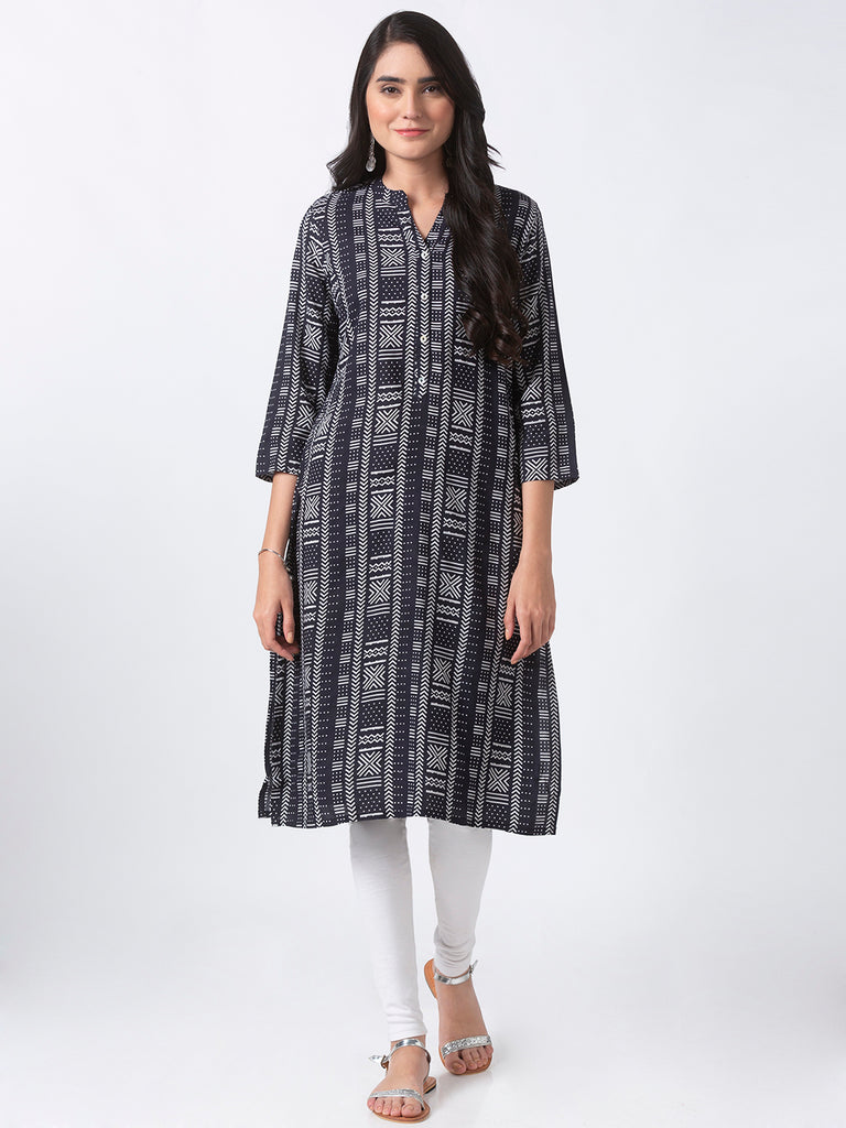 Women Straight Three-Fourth Black Kurta