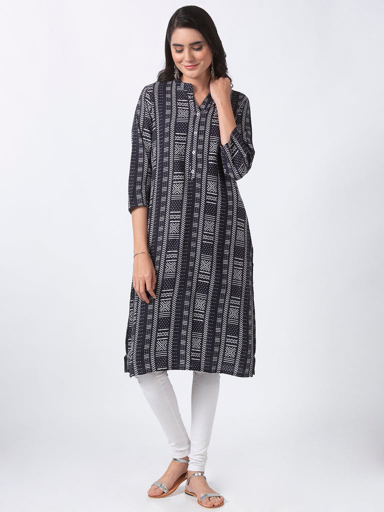 Women Straight Three-Fourth Black Kurta