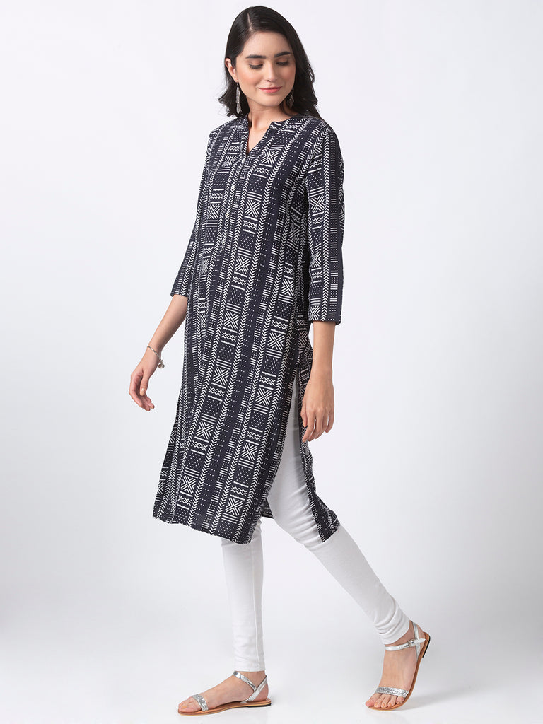 Women Straight Three-Fourth Black Kurta