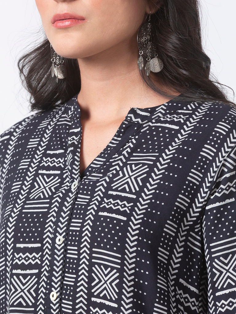 Women Straight Three-Fourth Black Kurta