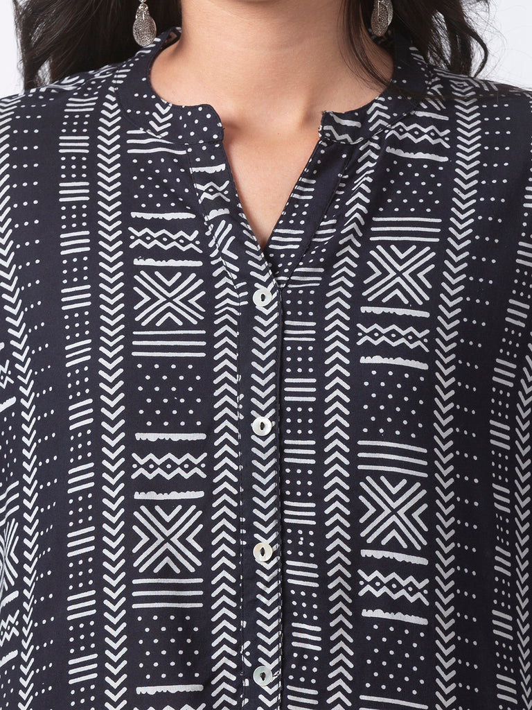 Women Straight Three-Fourth Black Kurta