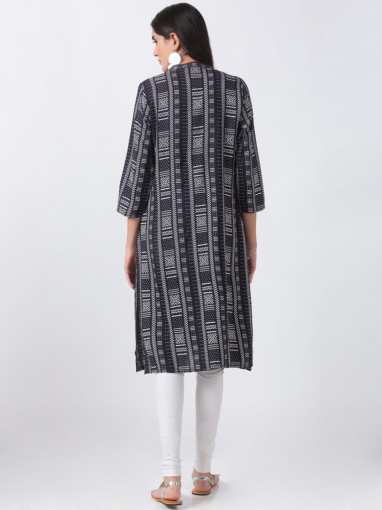 Women Straight Three-Fourth Black Kurta