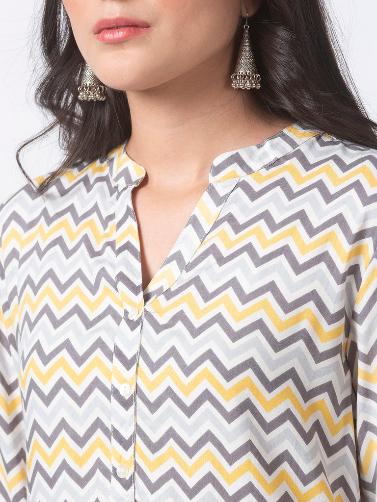 Women Straight Three-Fourth Grey Kurta