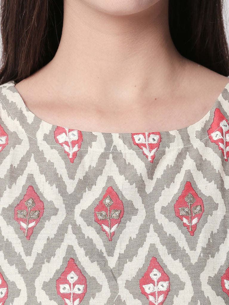 Women Straight Sleeveless Coral Kurta