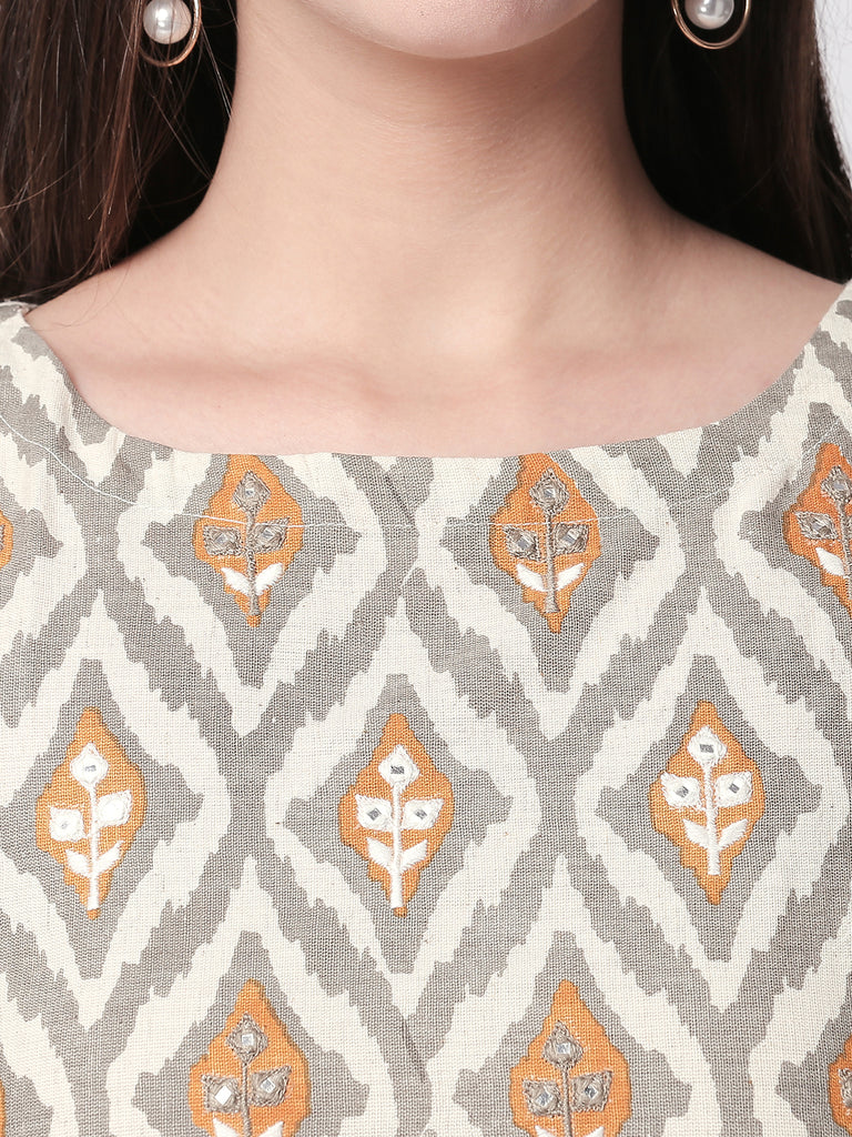 Women Straight Sleeveless Mustard Kurta