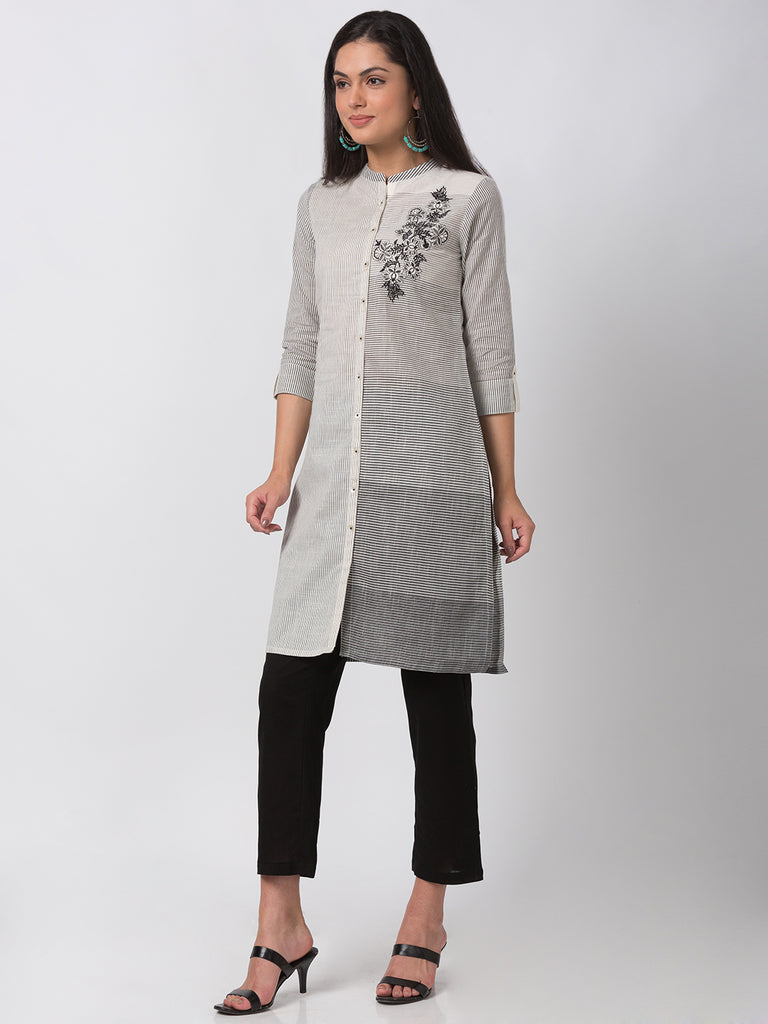 Casuals Women Straight Three-Fourth Off White Kurta