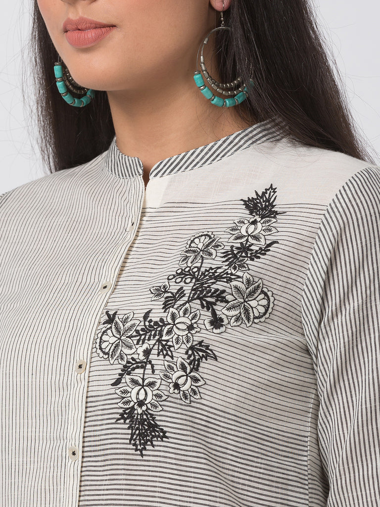 Casuals Women Straight Three-Fourth Off White Kurta