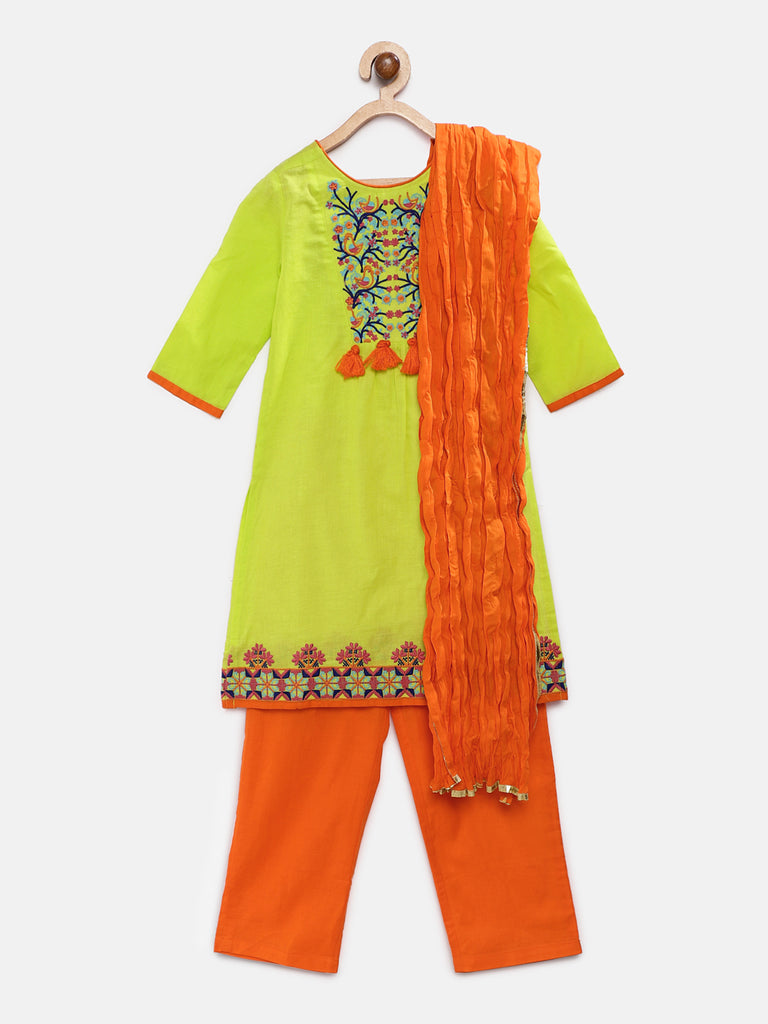 Kids Girls A Line Three-Fourth Green Skd