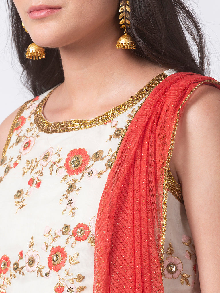 Women Straight Sleeveless Off White Kurta