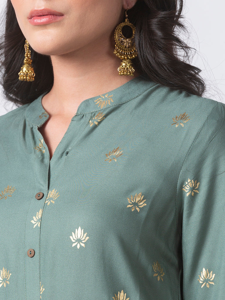Women Straight Three-Fourth Green Kurta