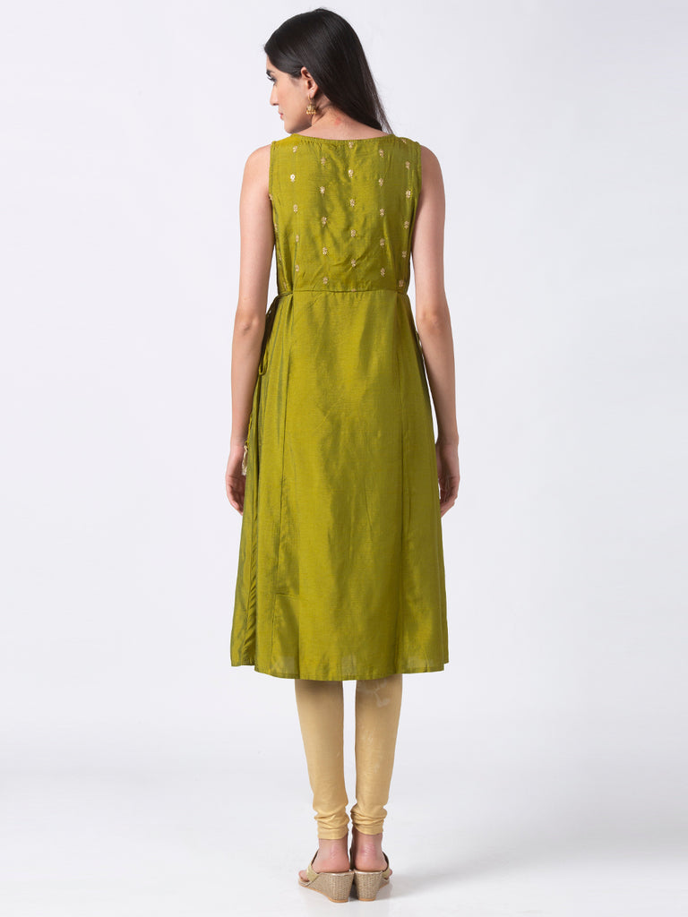Women A Line Sleeveless Green Kurta