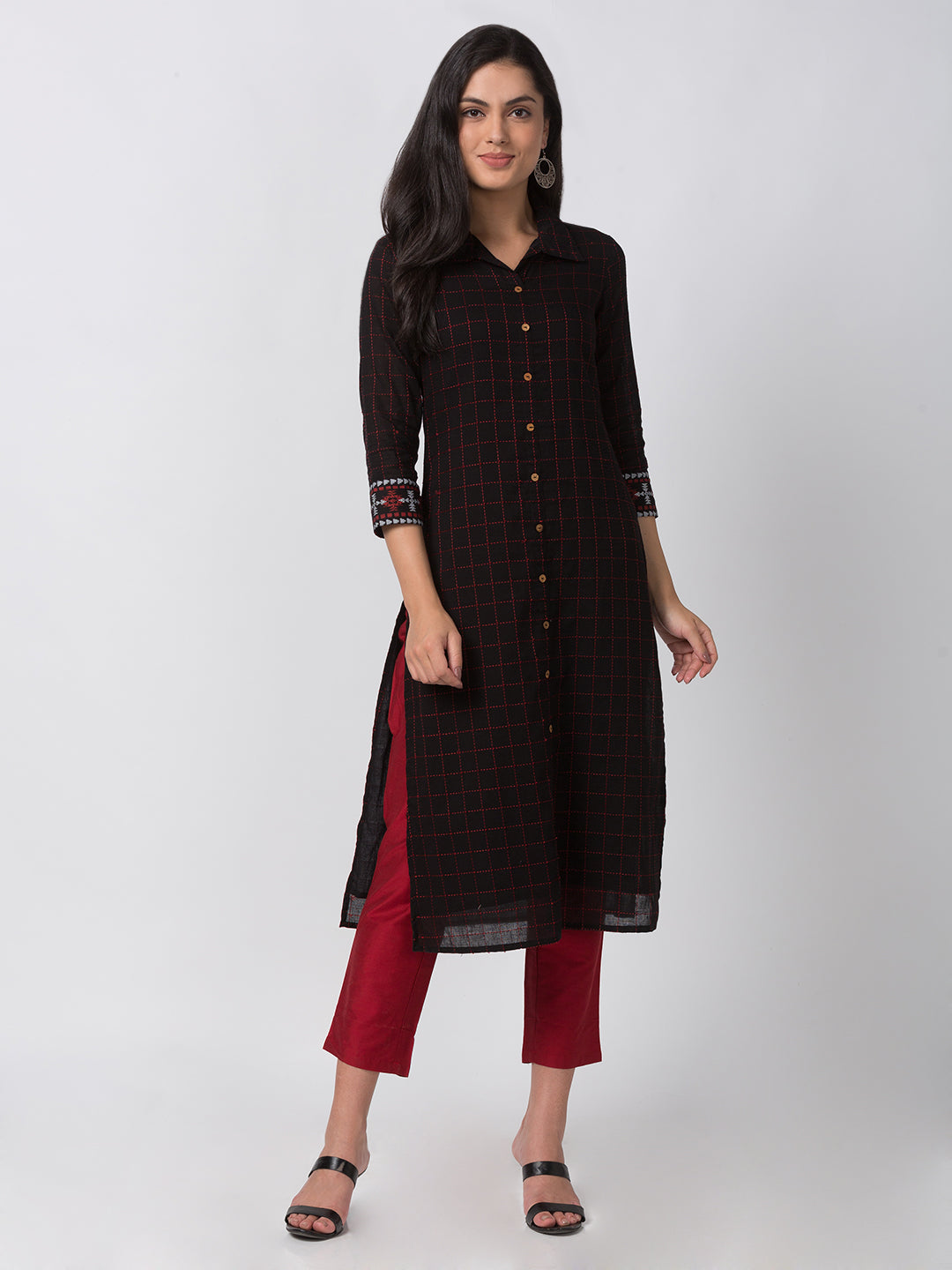 Women Straight Three-Fourth Black Kurta