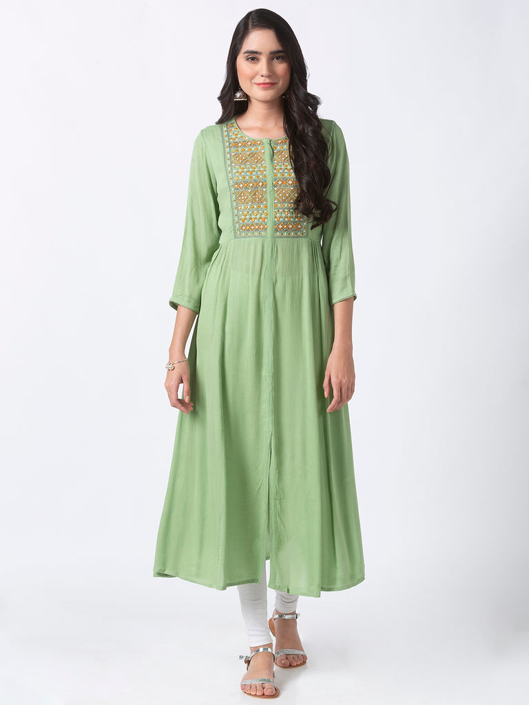 Women Gathered Three-Fourth Green Kurta
