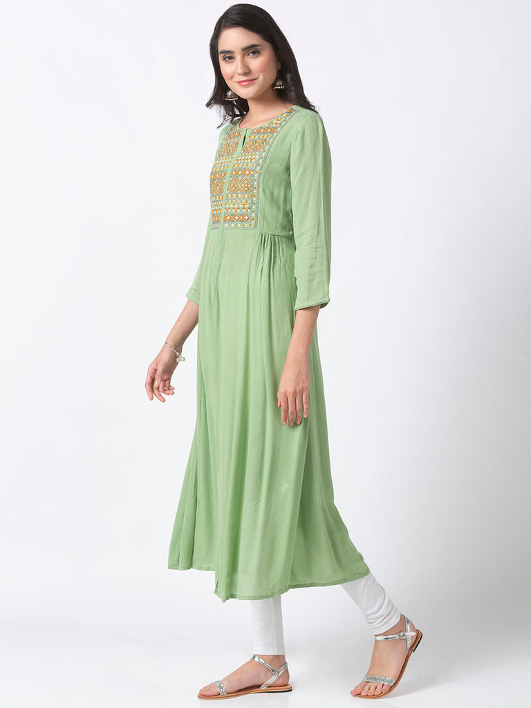 Women Gathered Three-Fourth Green Kurta