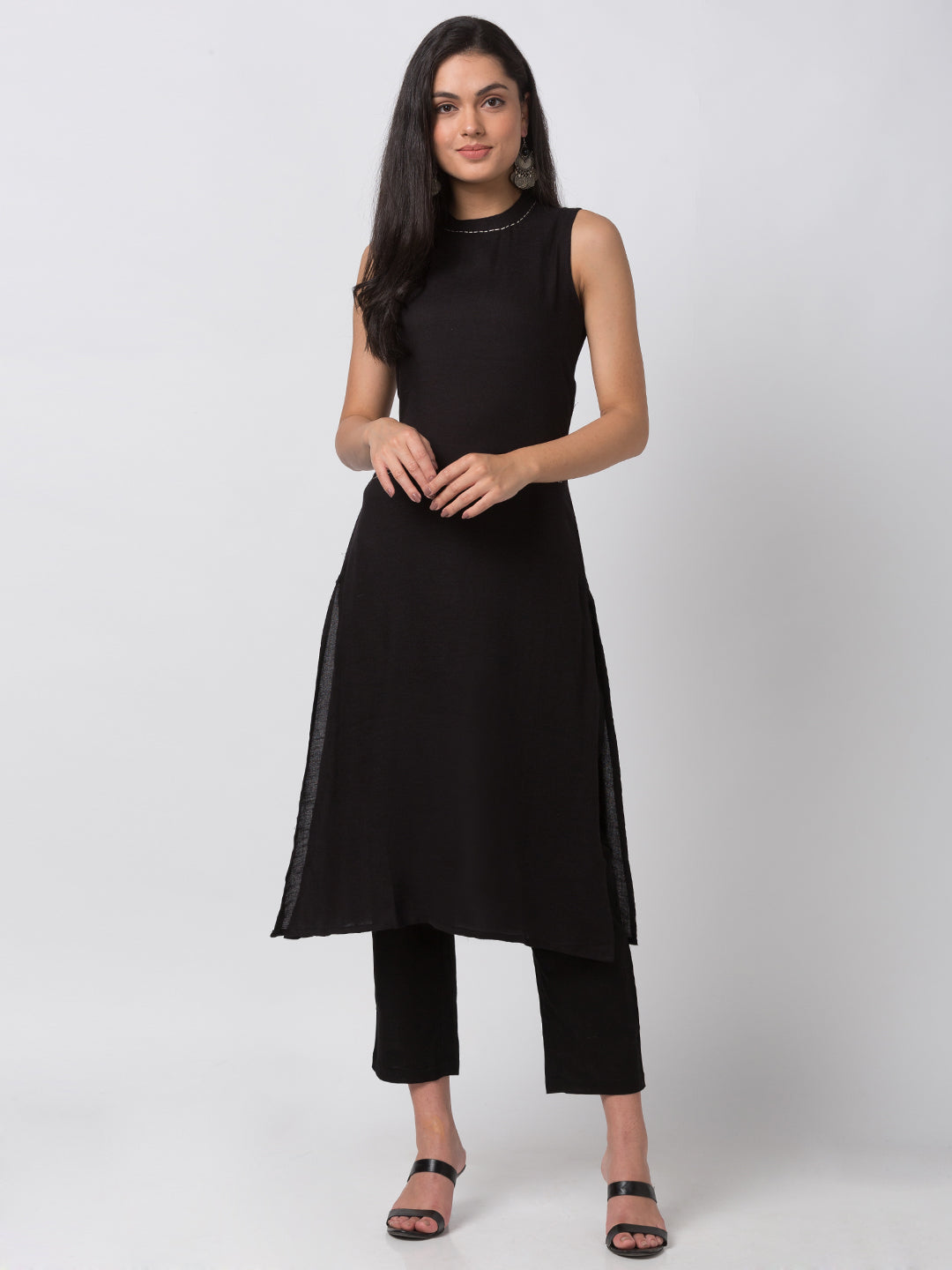 Women A Line Sleeveless Black Kurta