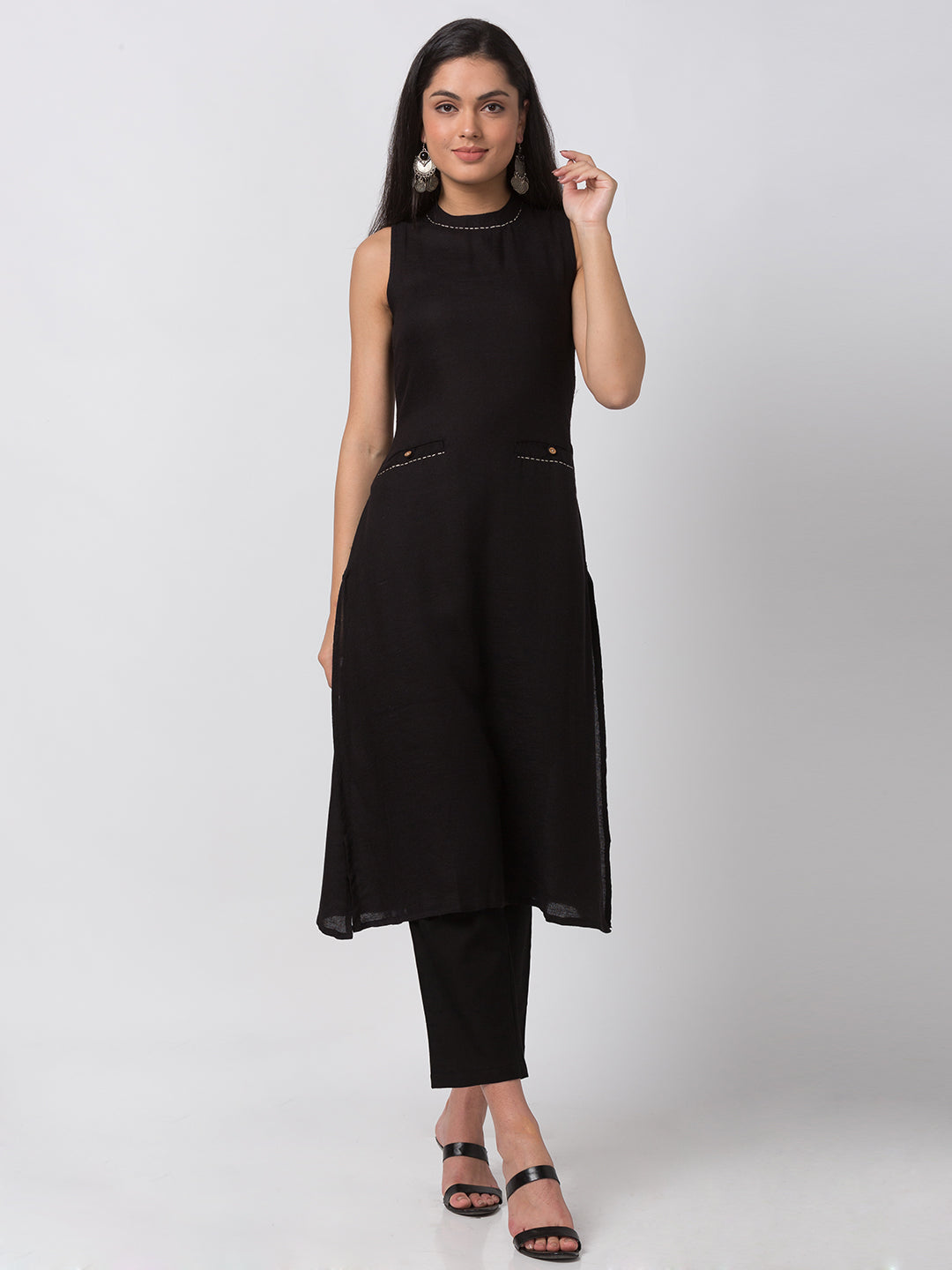 Women A Line Sleeveless Black Kurta