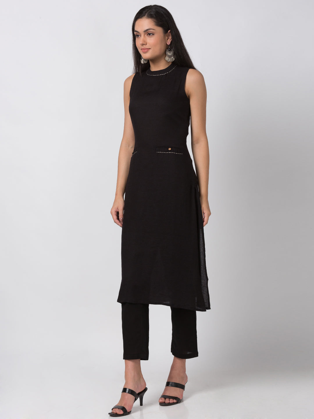 Women A Line Sleeveless Black Kurta