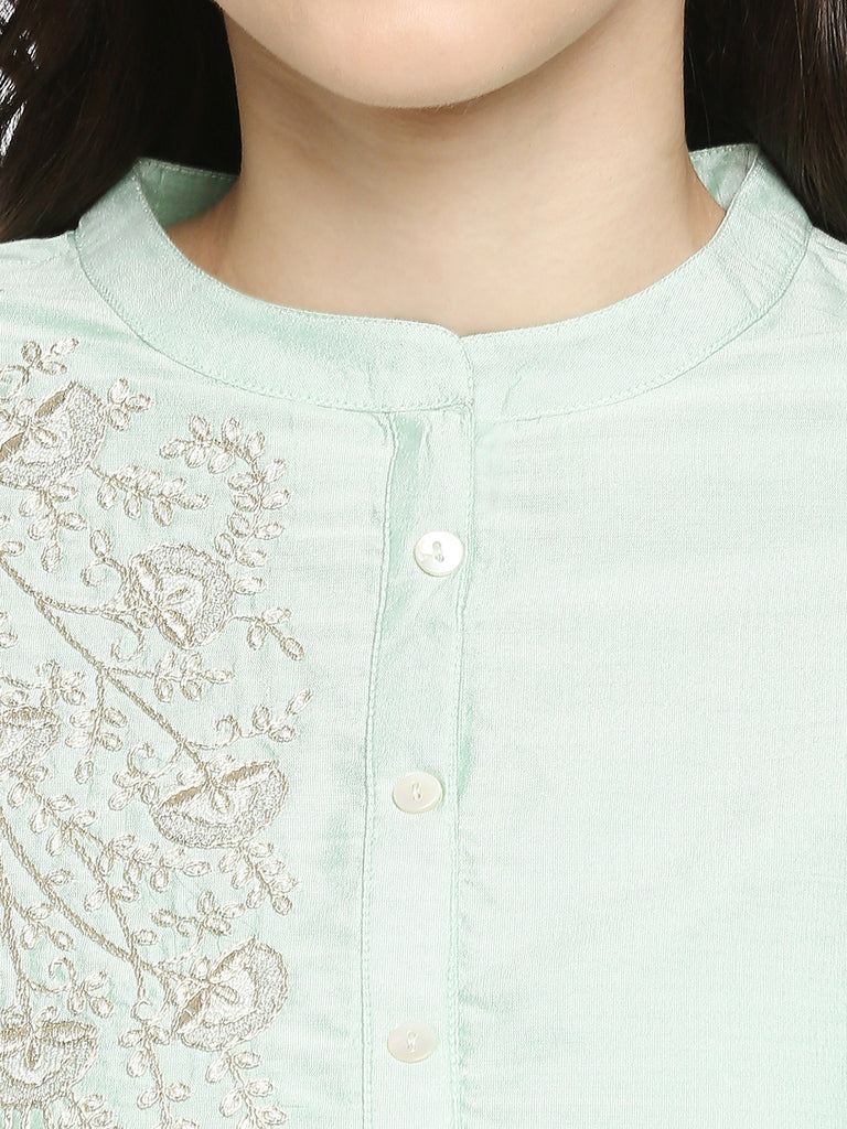 Women's Light Green Viscose Embroidered Kurta