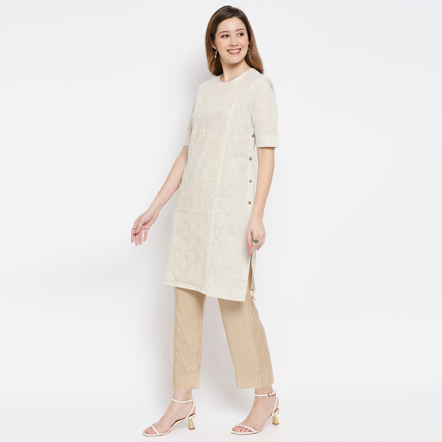 Women Beige Cotton Viscose Embroidered Kurta