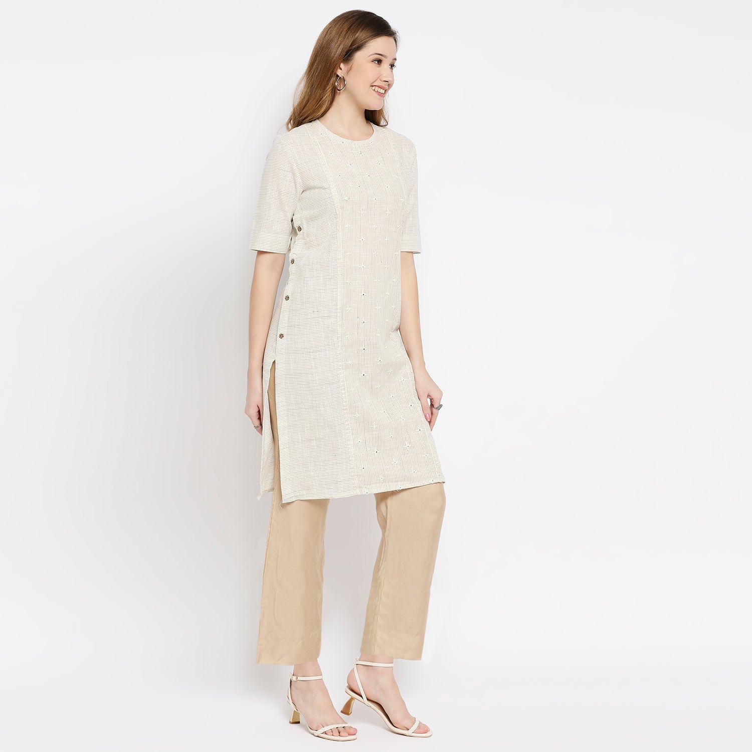 Women Beige Cotton Viscose Embroidered Kurta