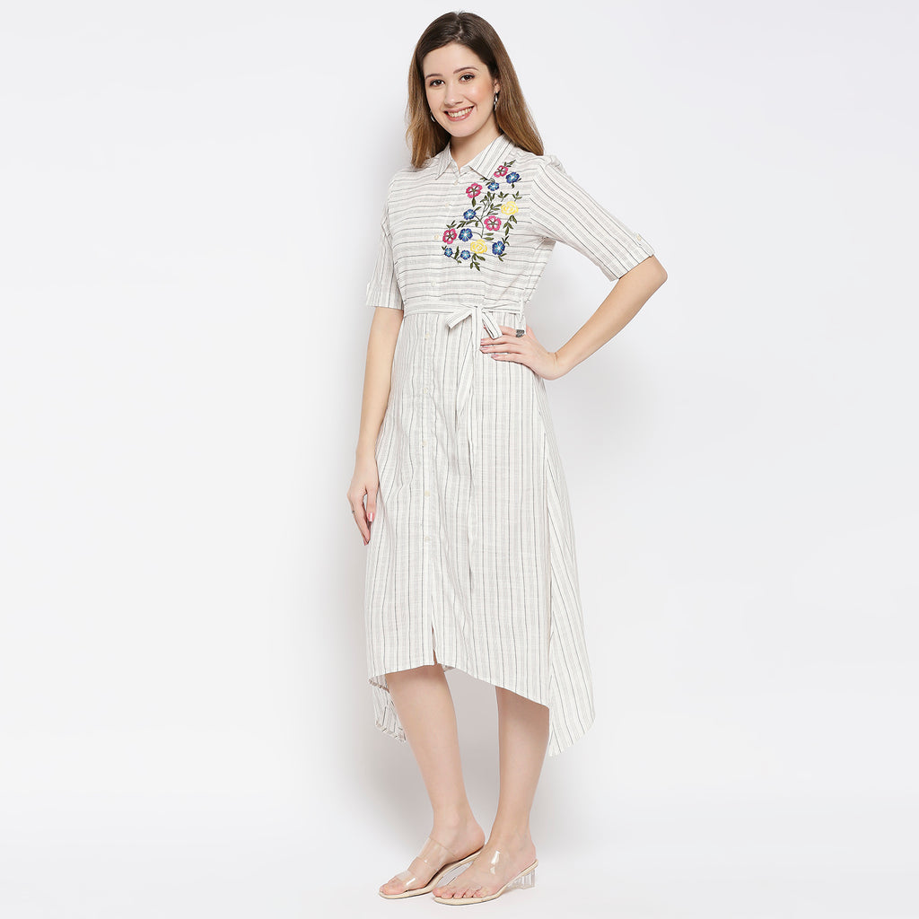Women Off White Cotton Blend Embroidered Kurta
