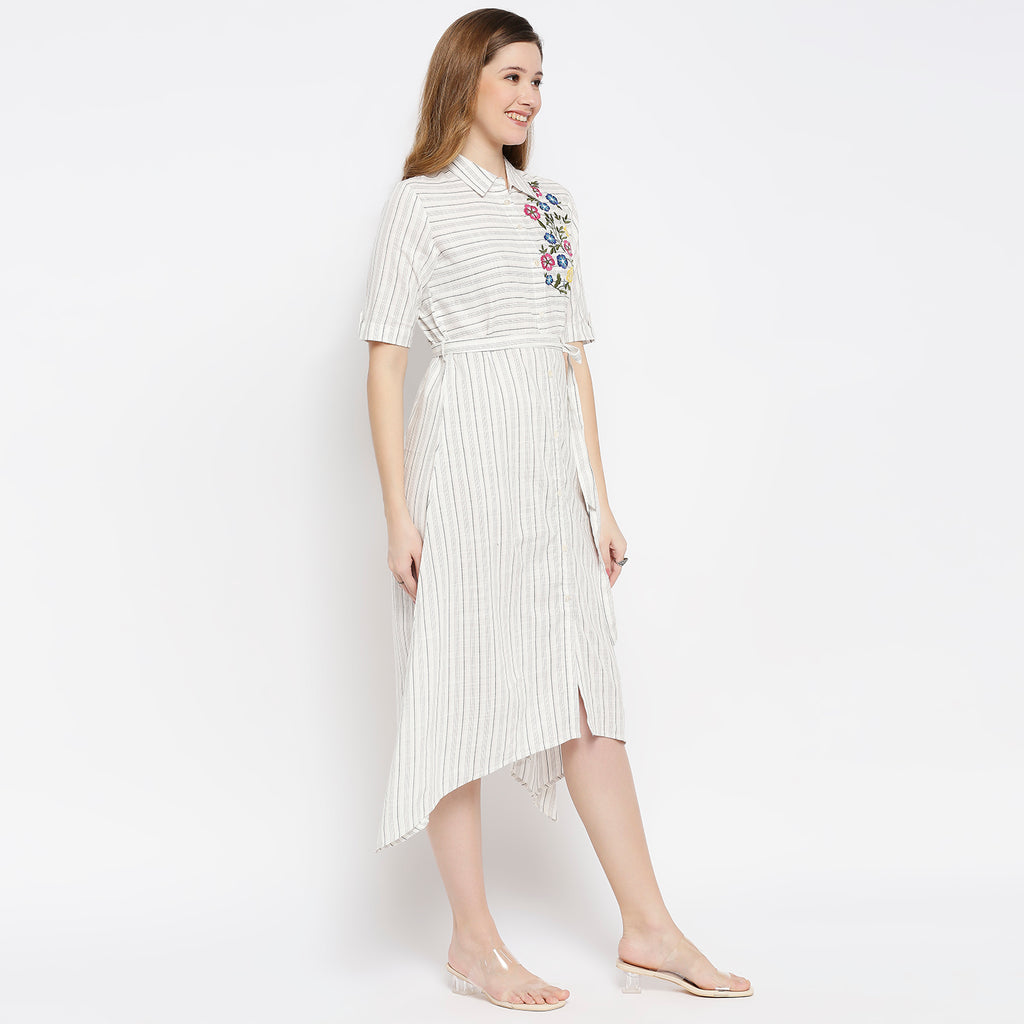 Women Off White Cotton Blend Embroidered Kurta