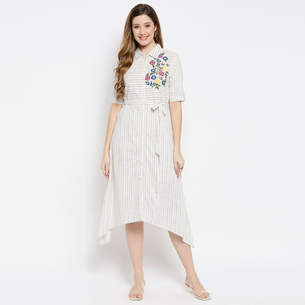 Women Off White Cotton Blend Embroidered Kurta