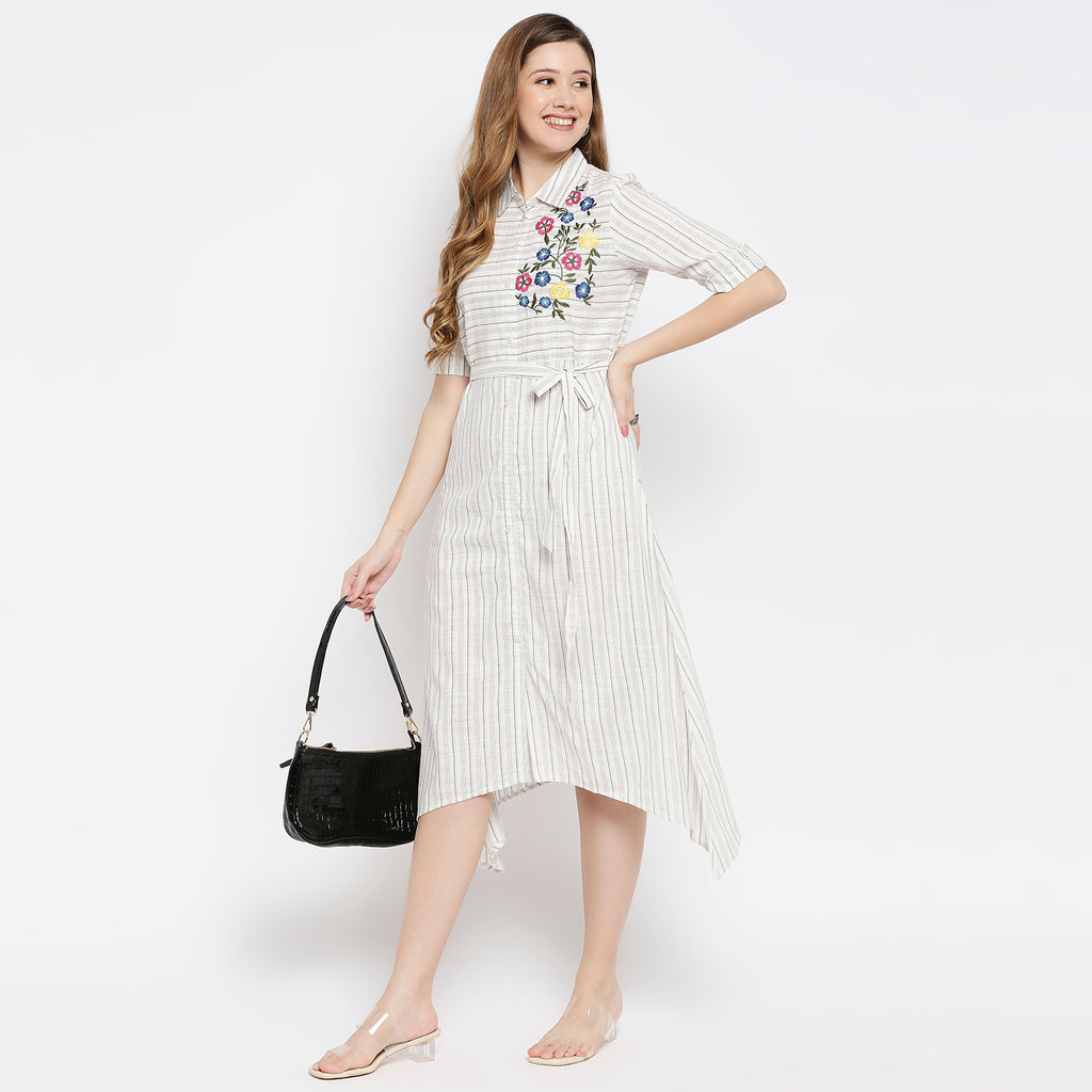Women Off White Cotton Blend Embroidered Kurta
