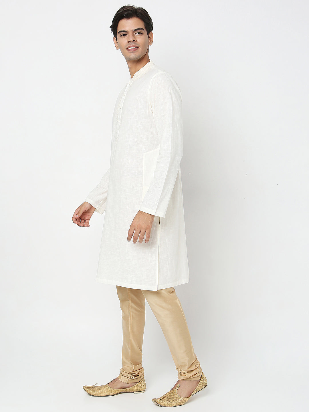 Men's Off White Cotton Slub Embroidered Kurta