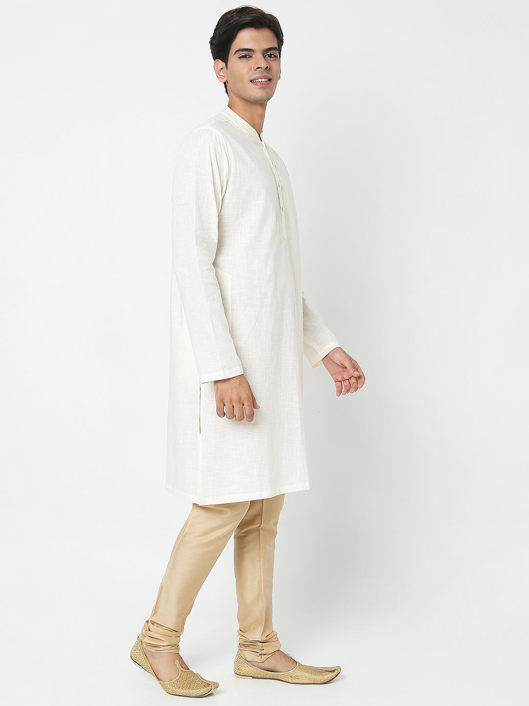 Men's Off White Cotton Slub Embroidered Kurta
