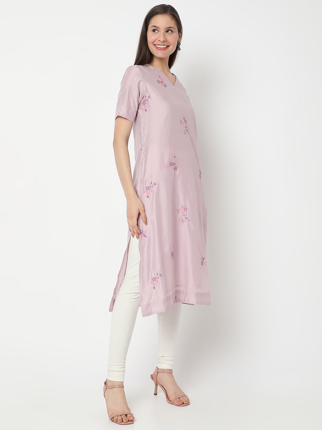 Nylangan Women's Lilac Viscose Blend Embroidered Kurta