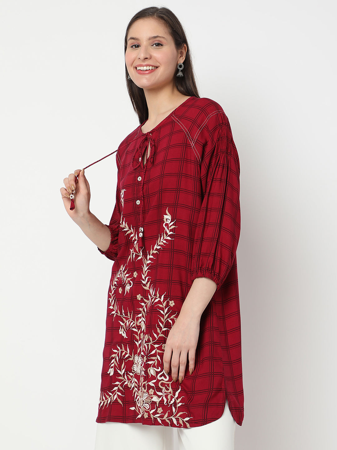 Aseesa Women's Maroon Rayon Embroidered Kurta