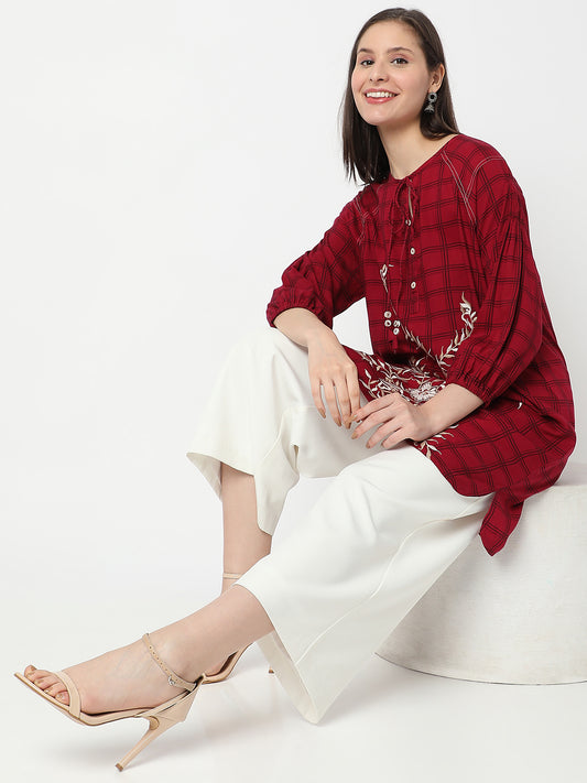 Aseesa Women's Maroon Rayon Embroidered Kurta