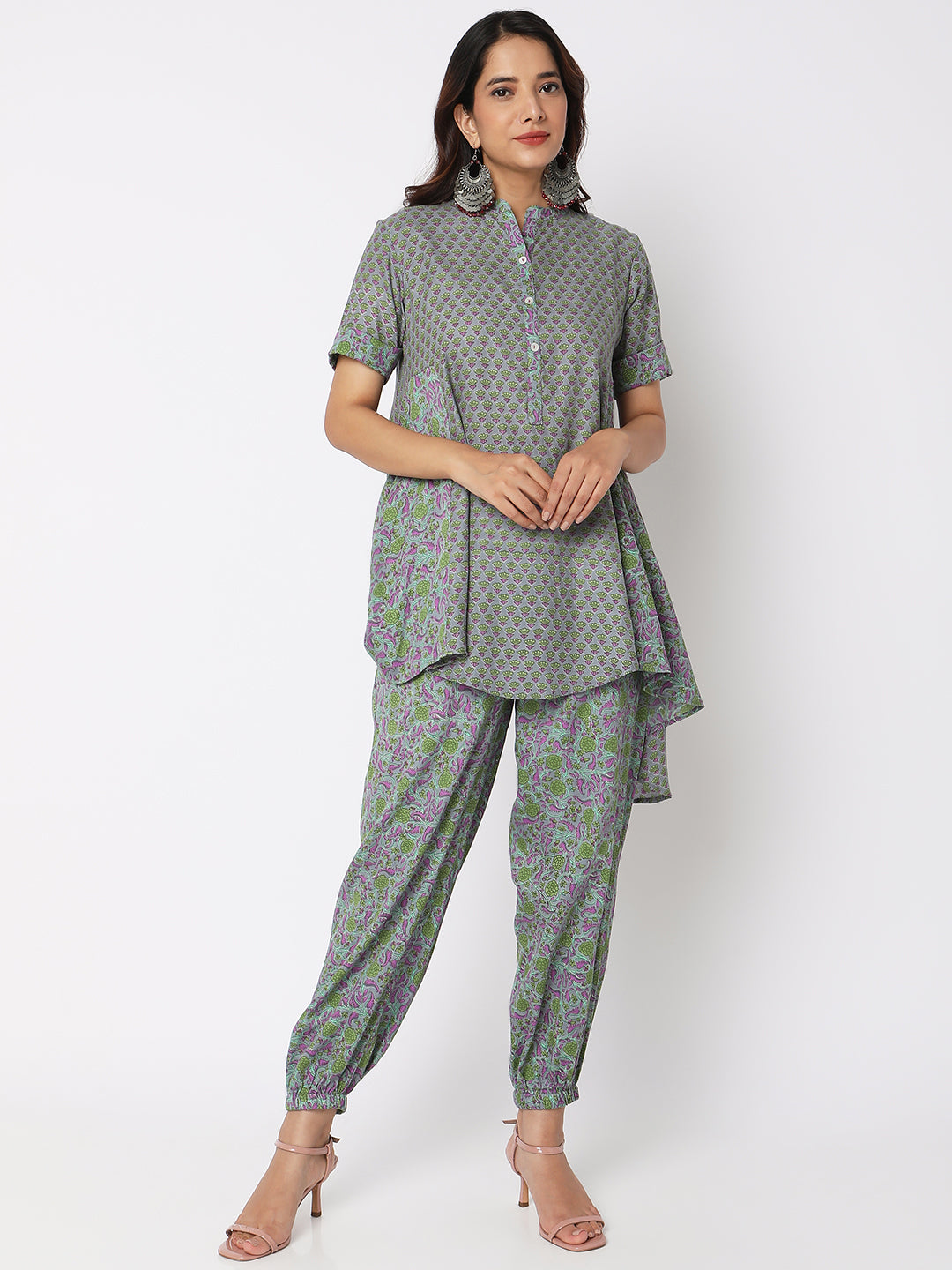 Aseesa Women Wearing Grey Cotton Printed Ethnic Sets