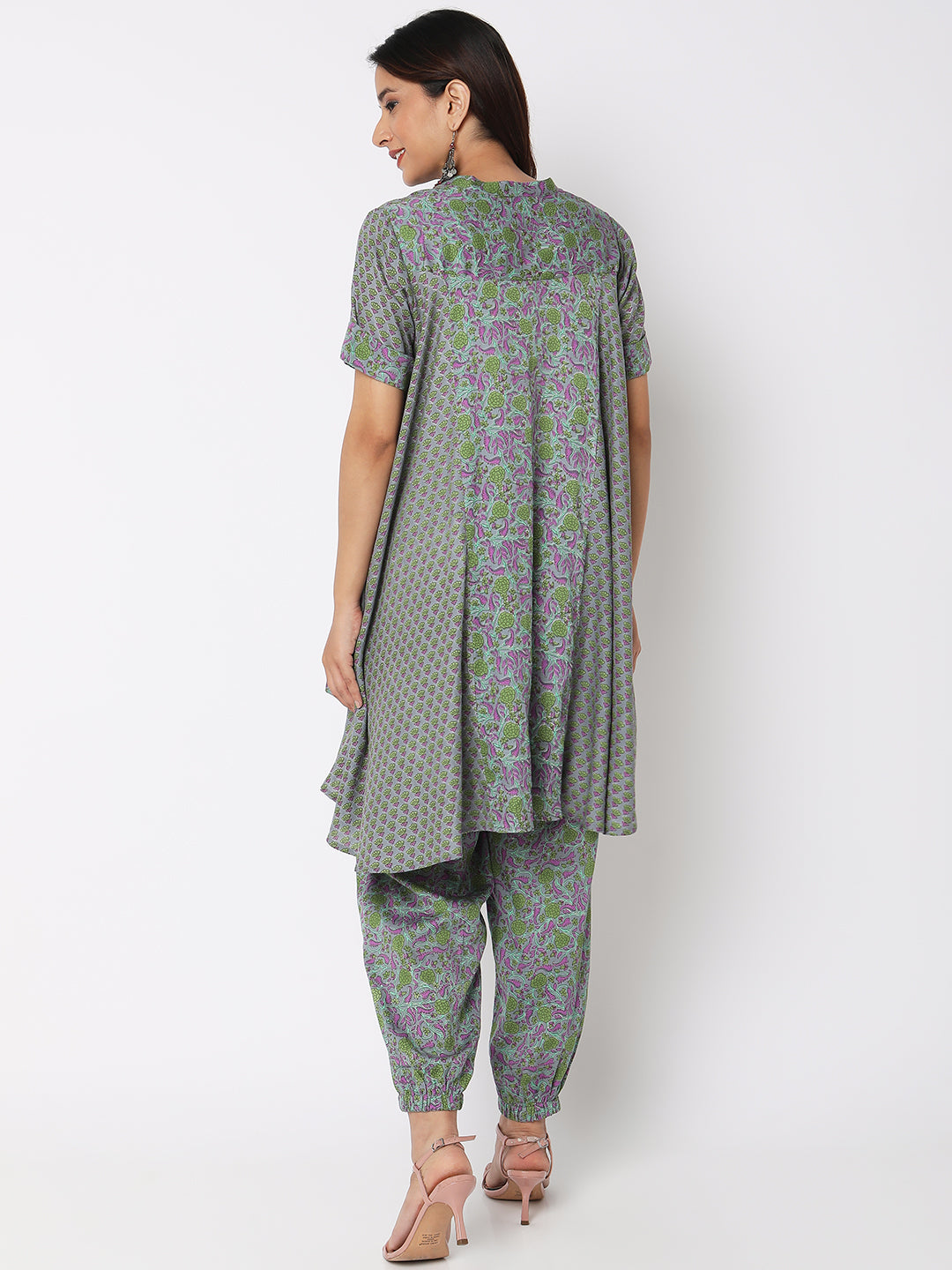 Aseesa Women Wearing Grey Cotton Printed Ethnic Sets