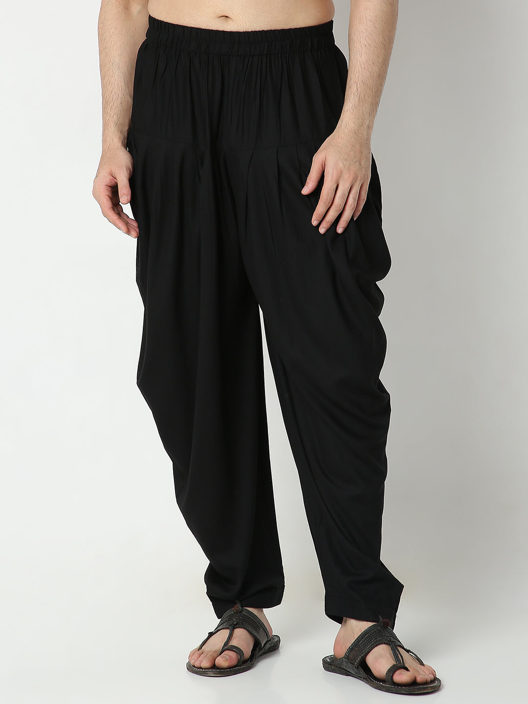 Regular Fit Solid Mid Rise Pants