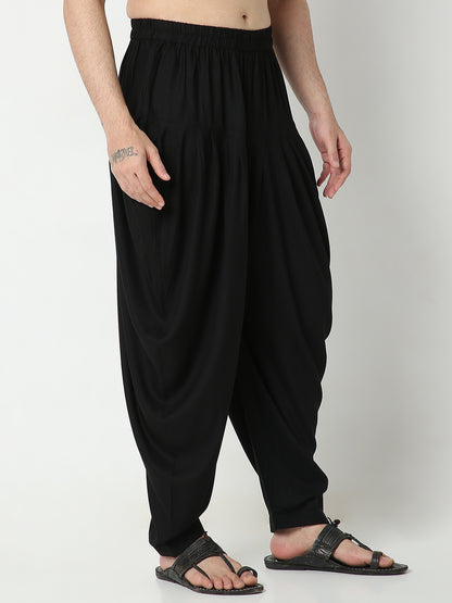 Regular Fit Solid Mid Rise Pants