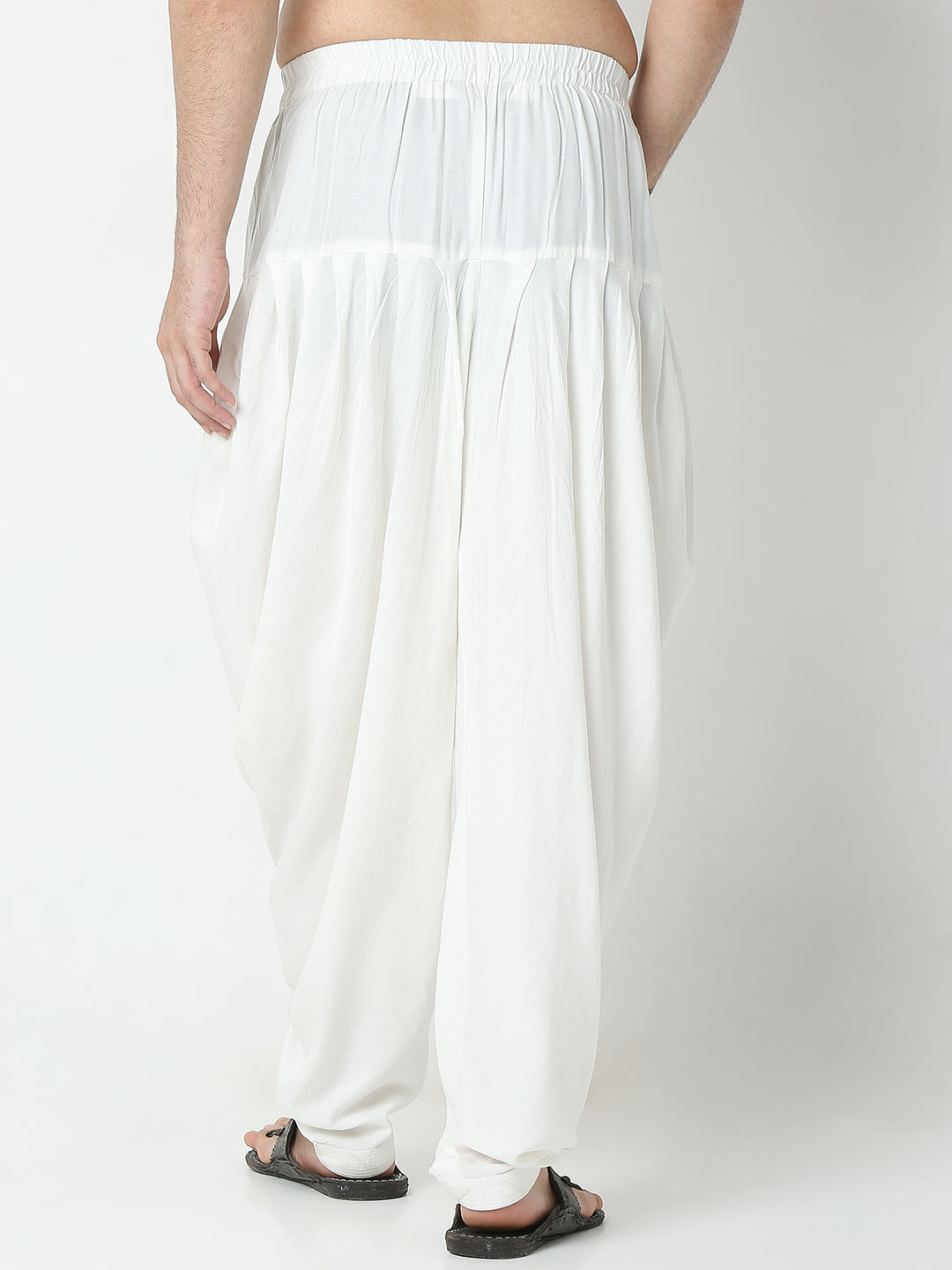 Regular Fit Solid Mid Rise Pants
