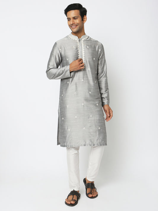 Regular Fit Embroidered Kurta