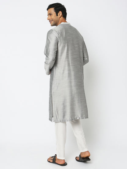 Regular Fit Embroidered Kurta