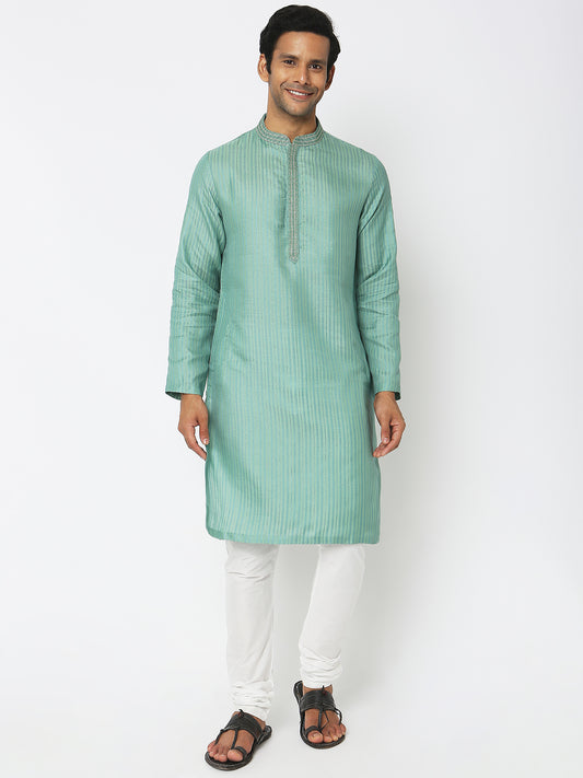 Regular Fit Embroidered Kurta