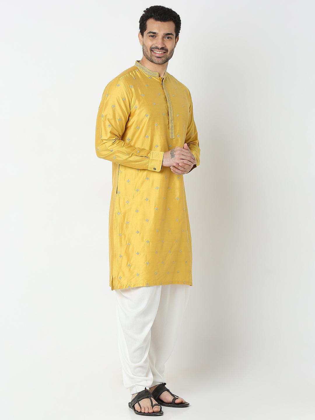 Regular Fit Embroidered Kurta