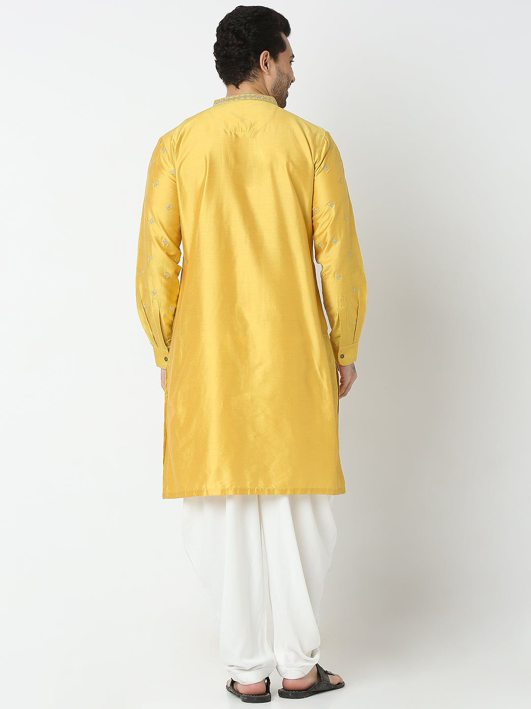 Regular Fit Embroidered Kurta