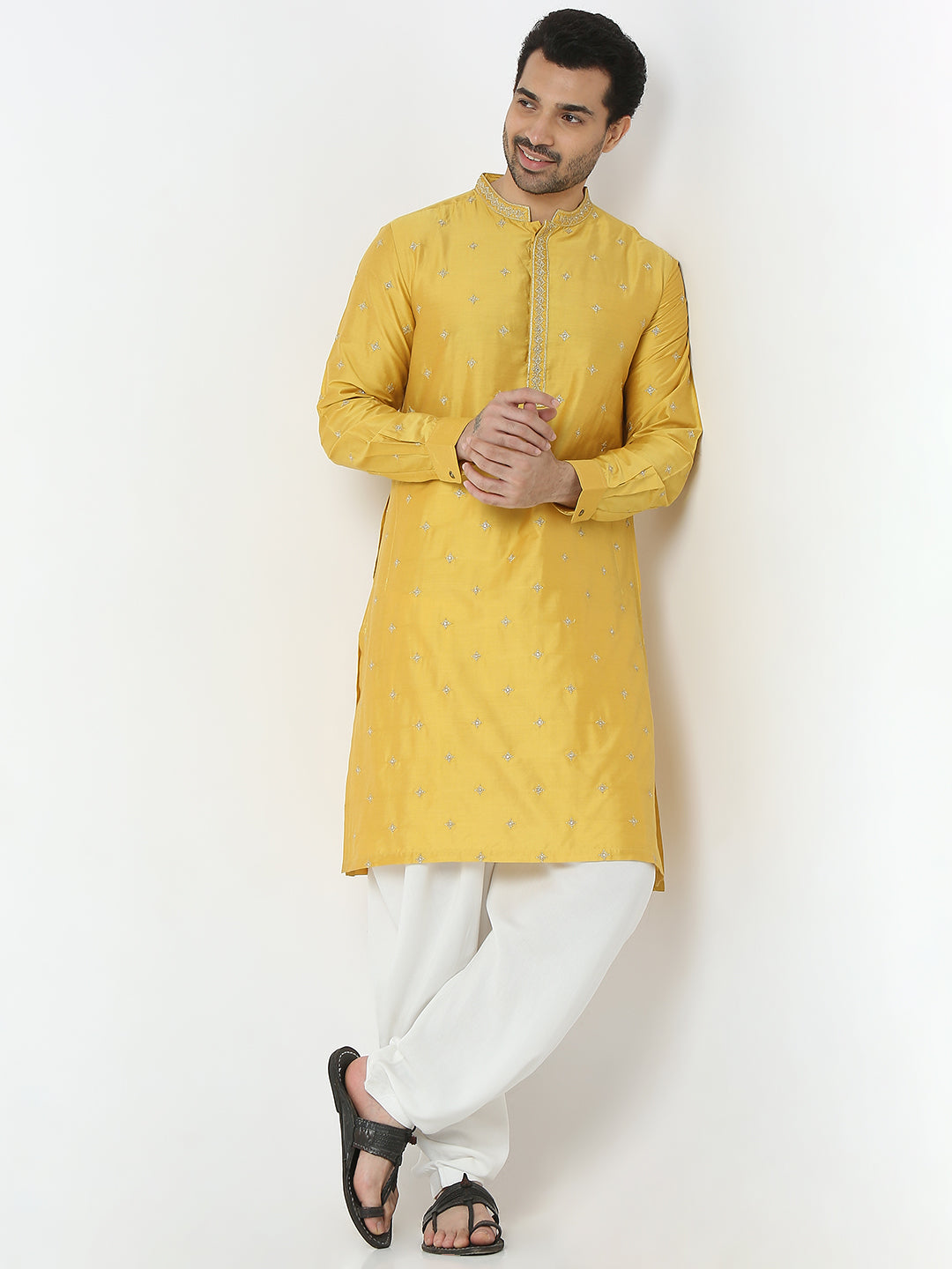 Regular Fit Embroidered Kurta