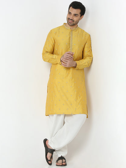 Regular Fit Embroidered Kurta